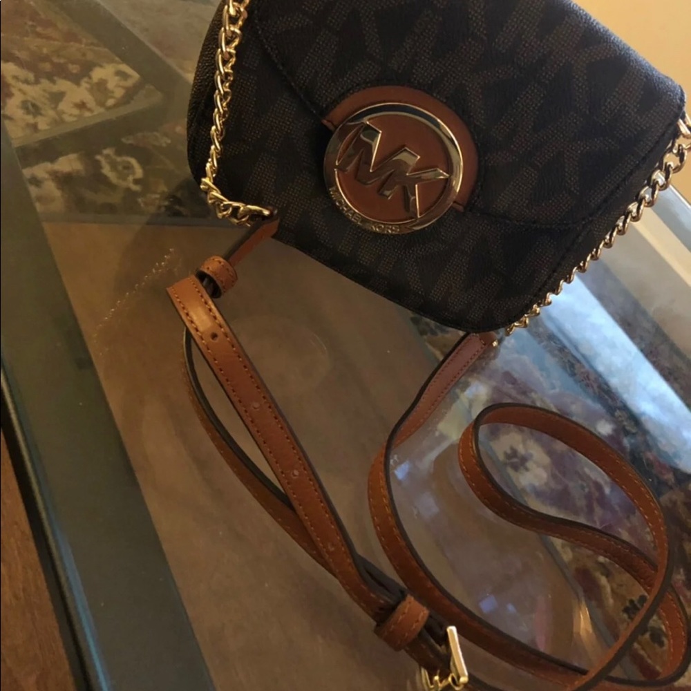 Micheal Kors Purse - Picture 2 of 4